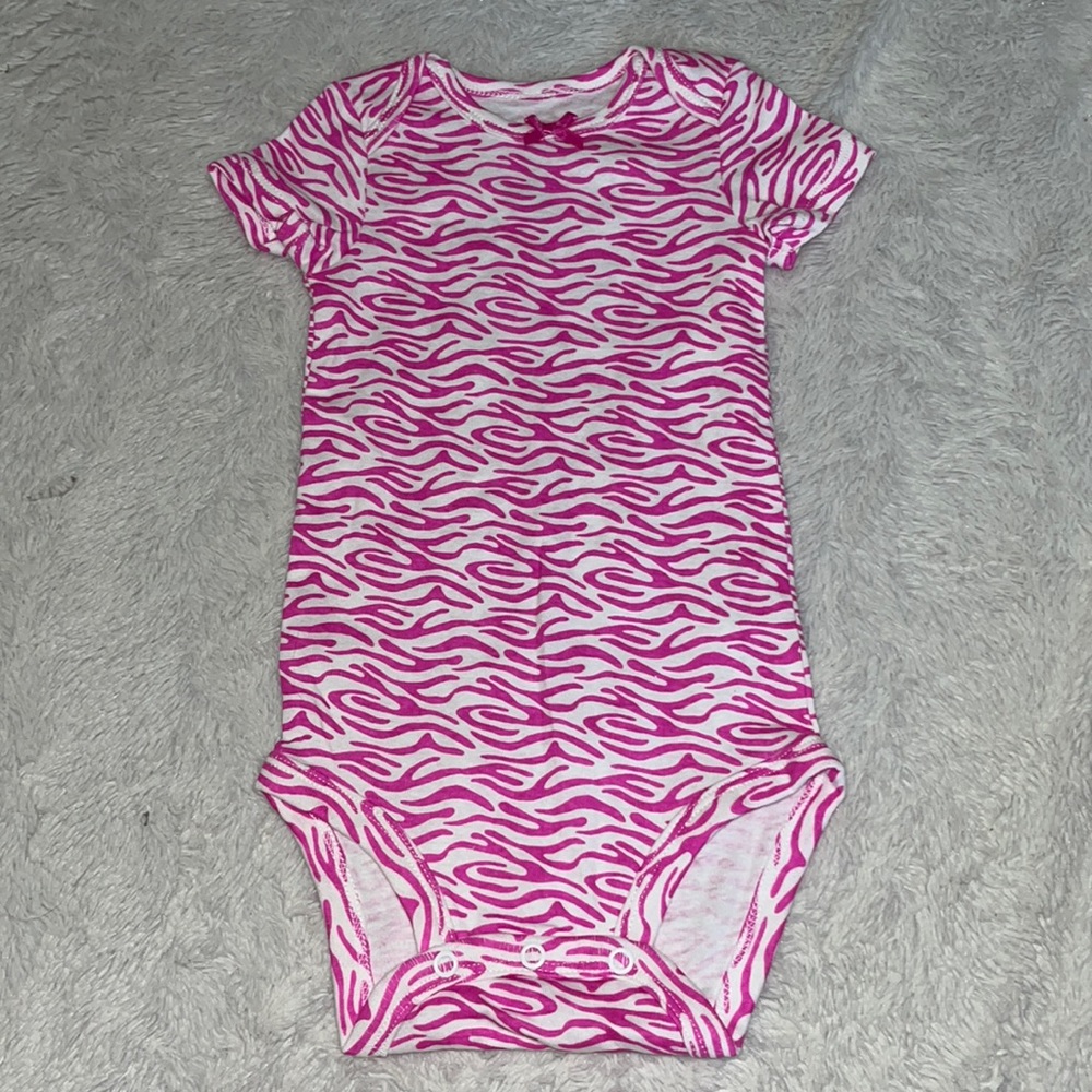 (3 for $10) carters 6-12 month pink and white printed bodysuit baby girl clothin